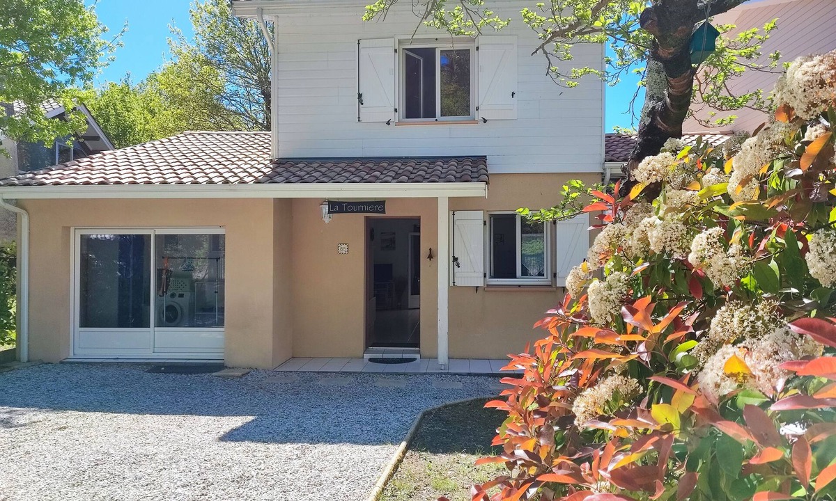 Biscarrosse Villa | À 300m du lac : "LA Tourniére" Climatisation. 3 Chambres. 2 Sdb