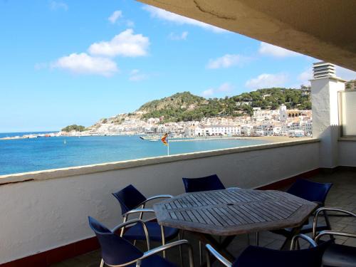 Port de la Selva Apartment | Ático en Primera Línea para 6 con Terraza y Piscina Común - ES-228-60