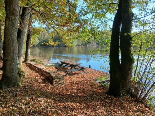Vrigne-aux-Bois Apartment | écurie de Saint Bale