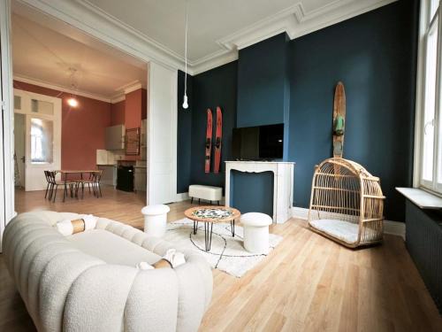 Valenciennes Apartment | Élégance haussmannienne Centre & jardin Déco lifestyle Parking facile Tout à pied