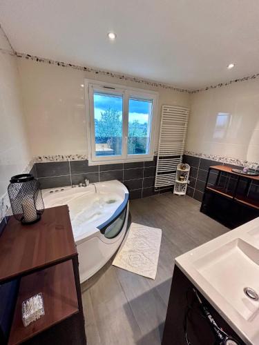 Bourg-les-Valence Apartment | Élégant et chaleureux