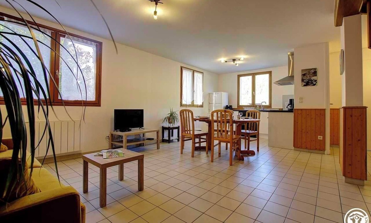 Lelex House | Émeraude - Lelex - Gîte