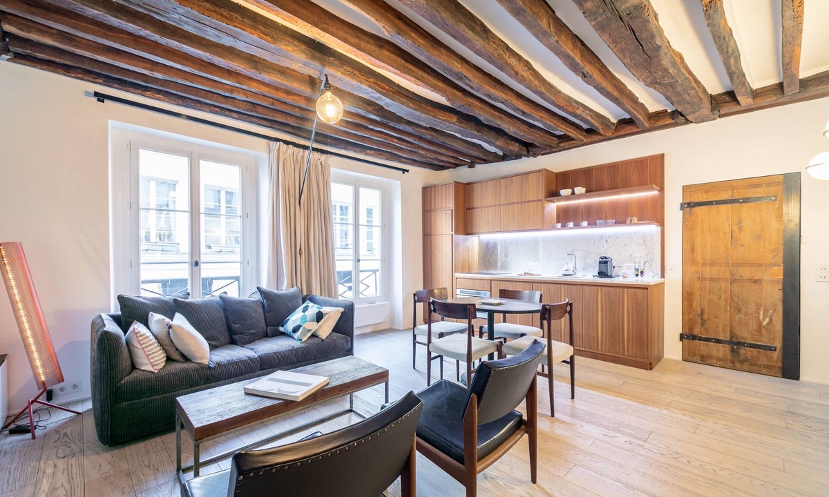 Les Iles Apartment | Île Saint Louis Cosy