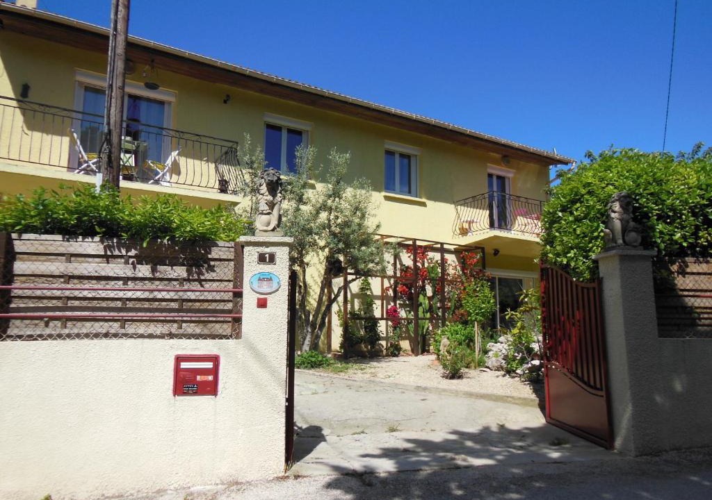 Ledenon Bed & Breakfast | Ô Doux s'Home