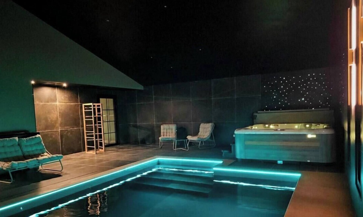 Merris Villa | Ô TEMPS SUSPENDU standing private indoor pool, jacuzzi, sauna countryside