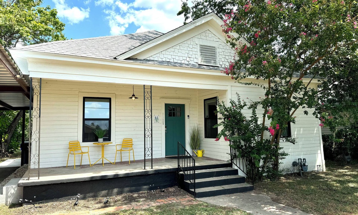 East Riverside House | ꕥ The Texas Bluebonnet ꕥ 1.1 mi to Baylor, & 1.8 mi to Magnolia Silos!