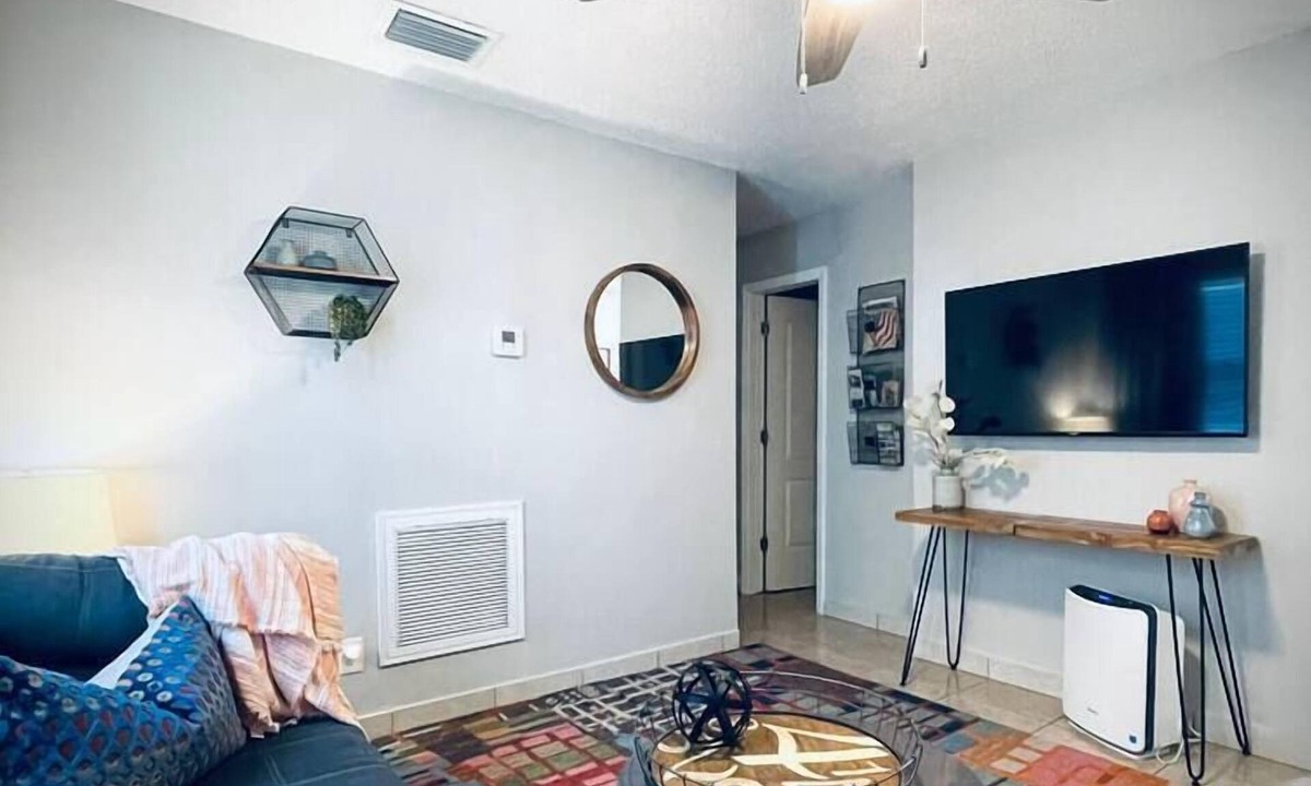 Harbordale Apartment | 01 Best of FLL - Cozy 2 Bdrm Apt