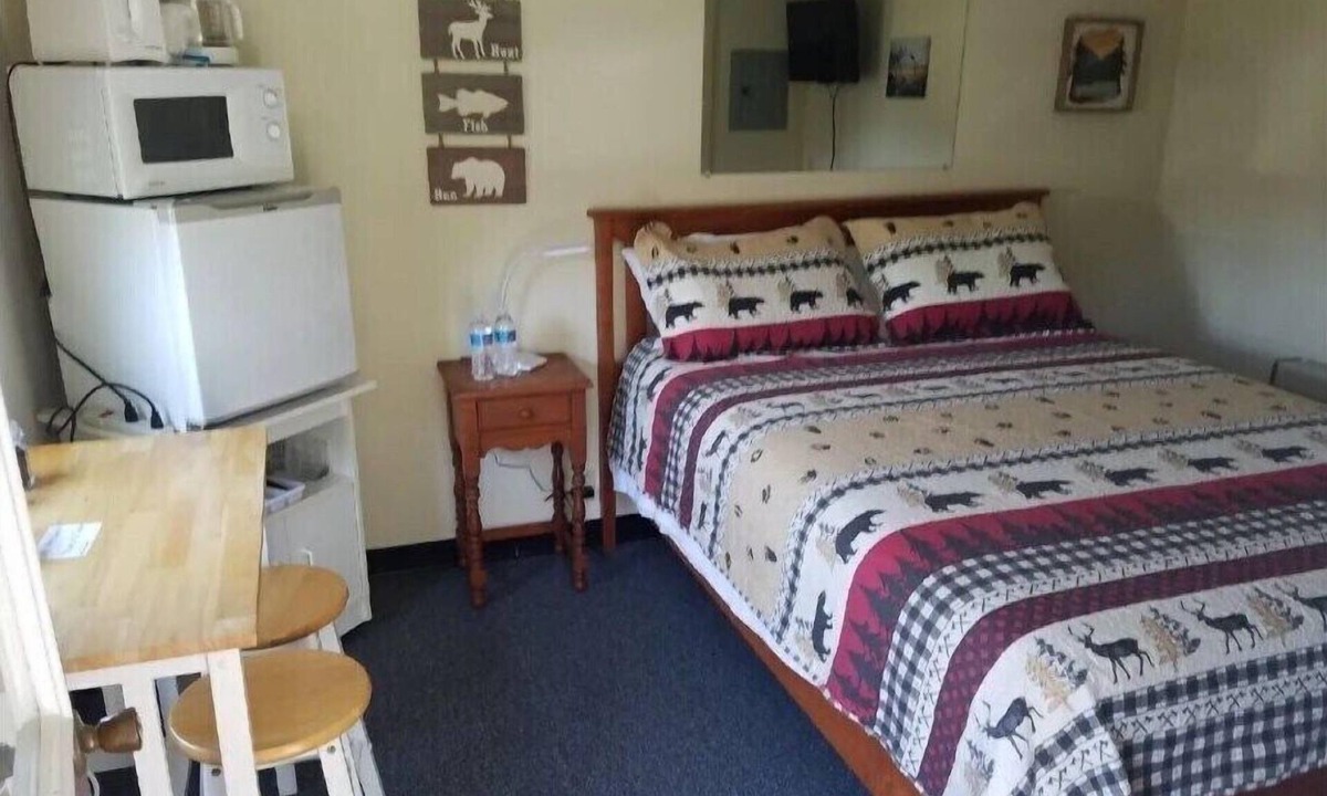 Stewartstown Cabin | 02) Northwoods Cabin