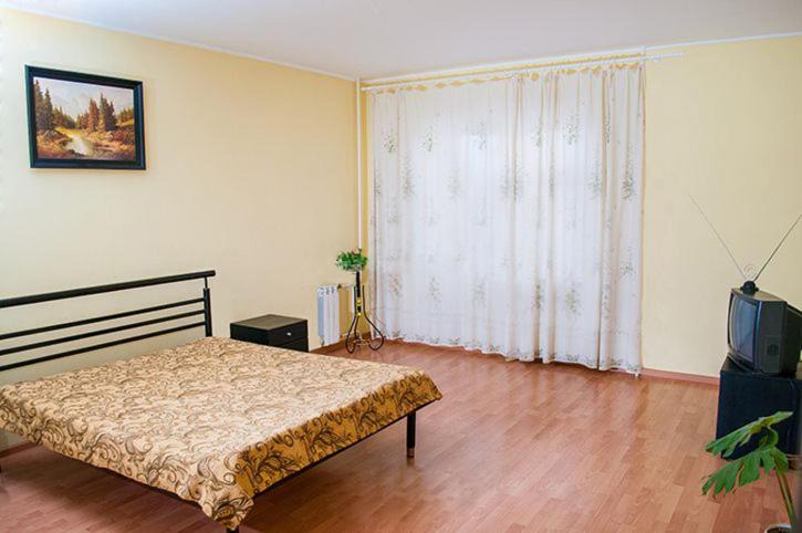 Vtoraya Pyatiletka Apartment | 1-ком. квартира