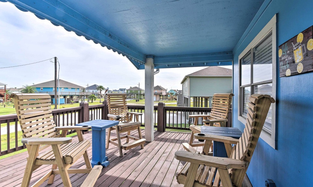 Crystal Beach Cottage | 1/2 Mi to Gulf: Family Home in Crystal Beach!