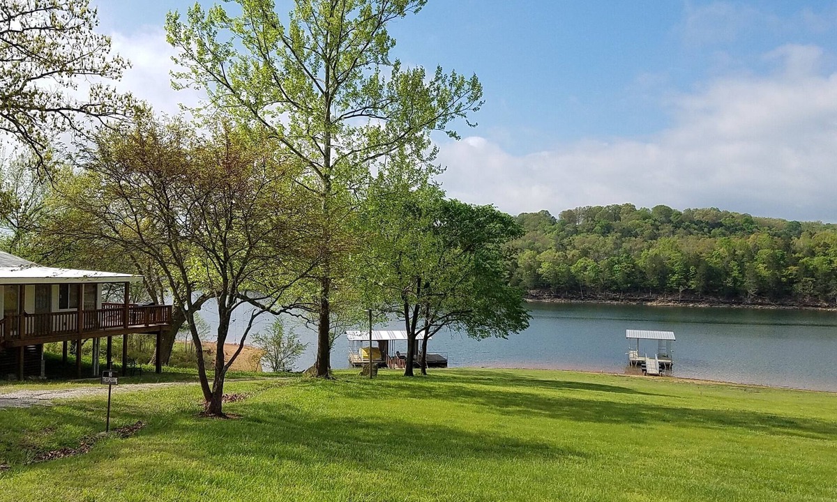Cassville House | 1,400 sf Lakefront Home with Nearby Boat Ramp & Marina