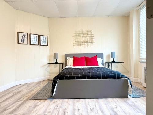 Getty Square House | 1-A Diamond in Yonkers, NY