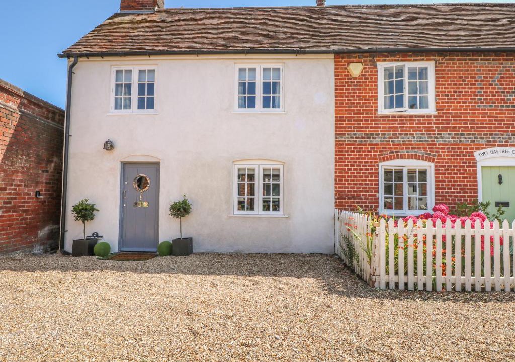 Lower Swanwick House | 1 Baytree Cottage