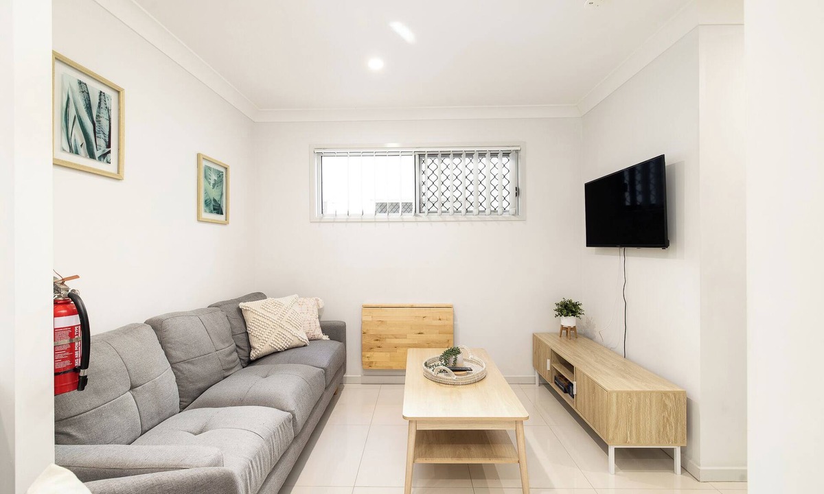 Rocklea Apartment | 1 Bdr Apt w/AC | Kitchen | Parking | 331F1