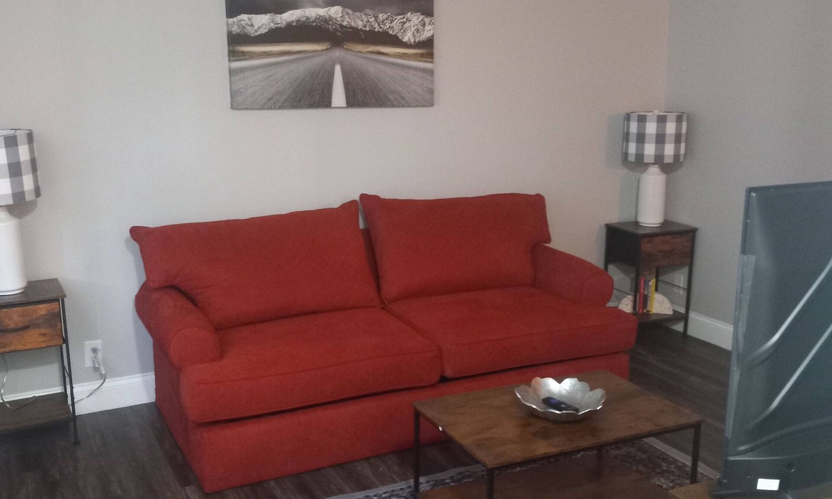 Lupton City Apartment | 1-BDR with kitchen in great location