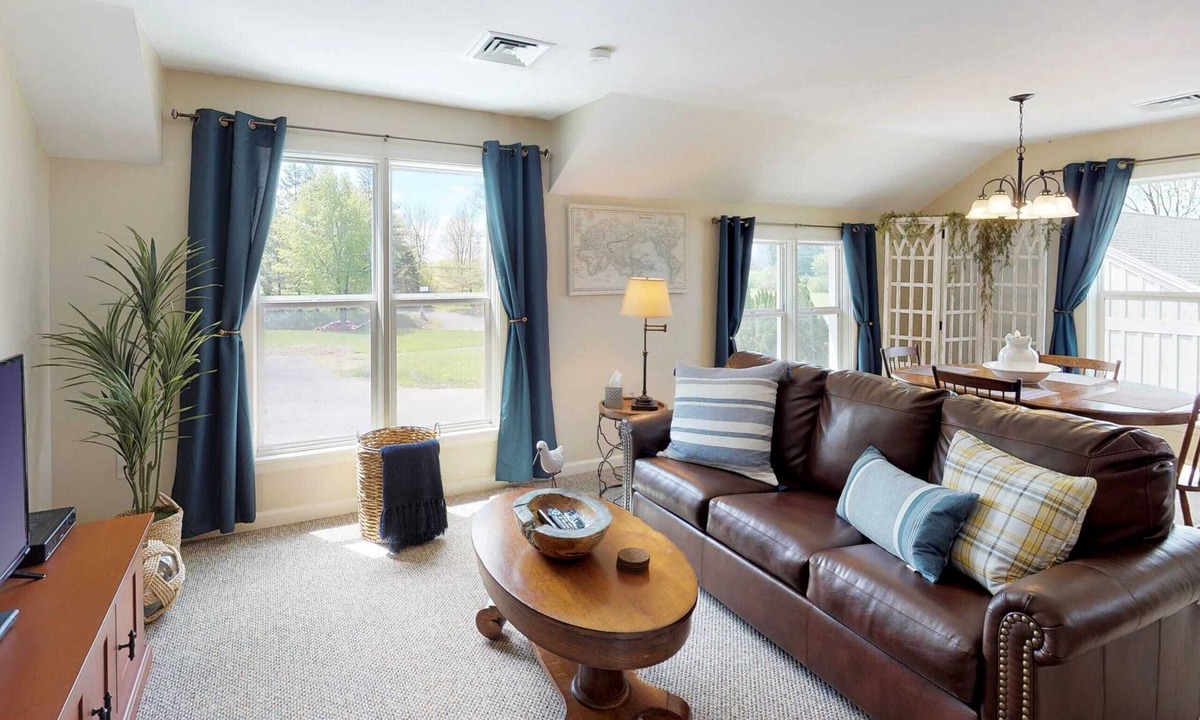 Skaneateles Apartment | 1 Bdrm Pet friendly Rental/Walkable to Village