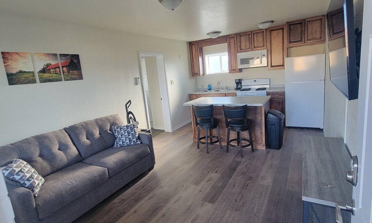 Rawlins Apartment | 1 bed .75 bath Apartment B