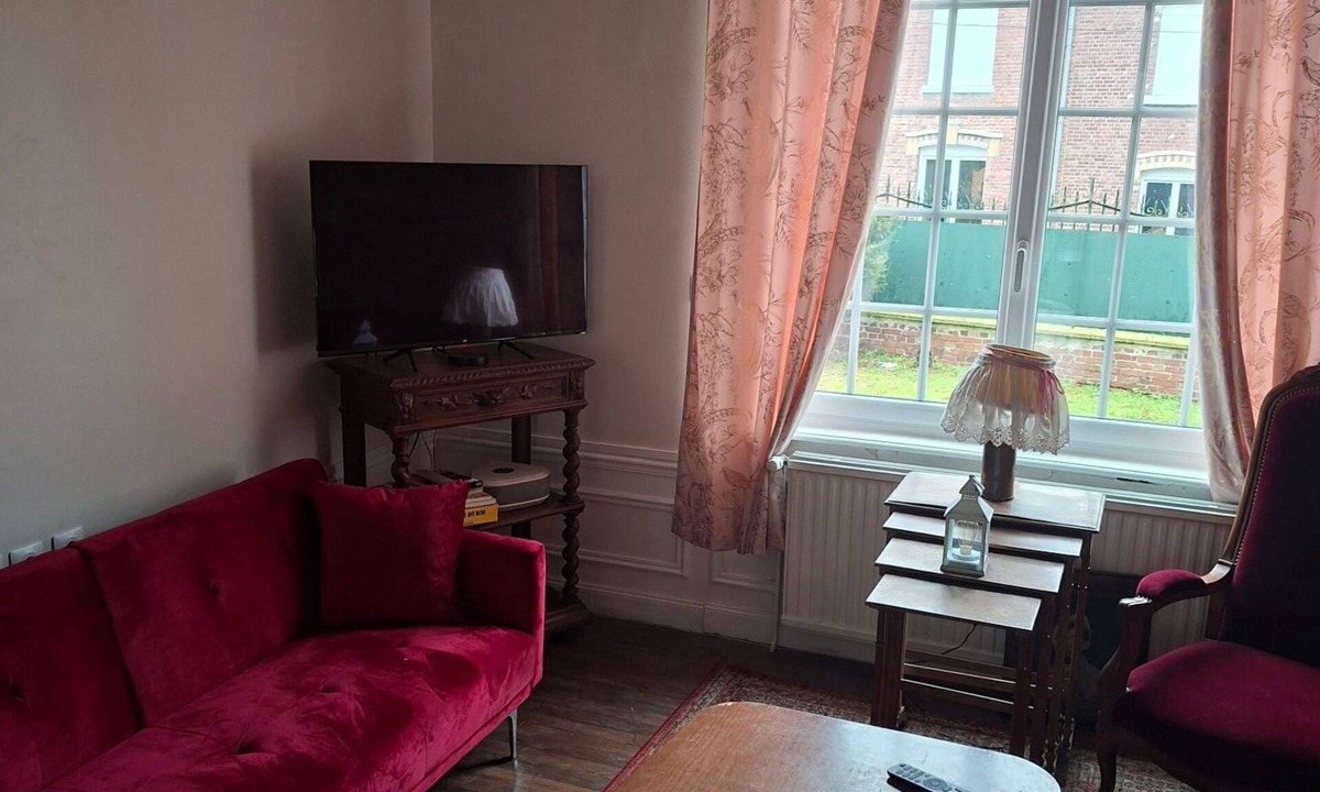 Roisel Bed & Breakfast | 1 Bed and breakfast in villa Amenaide in Roisel countryside