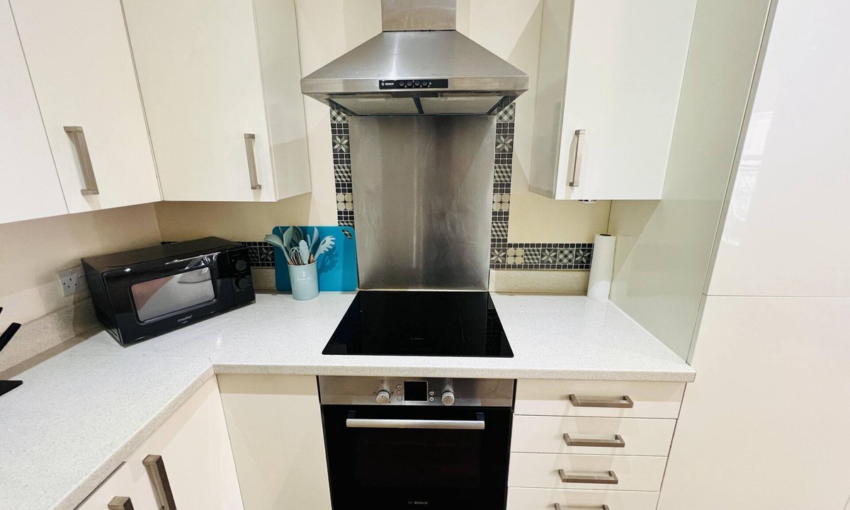 Ealing Apartment | 1-bed Apartment in Ealing - 2mins From Station