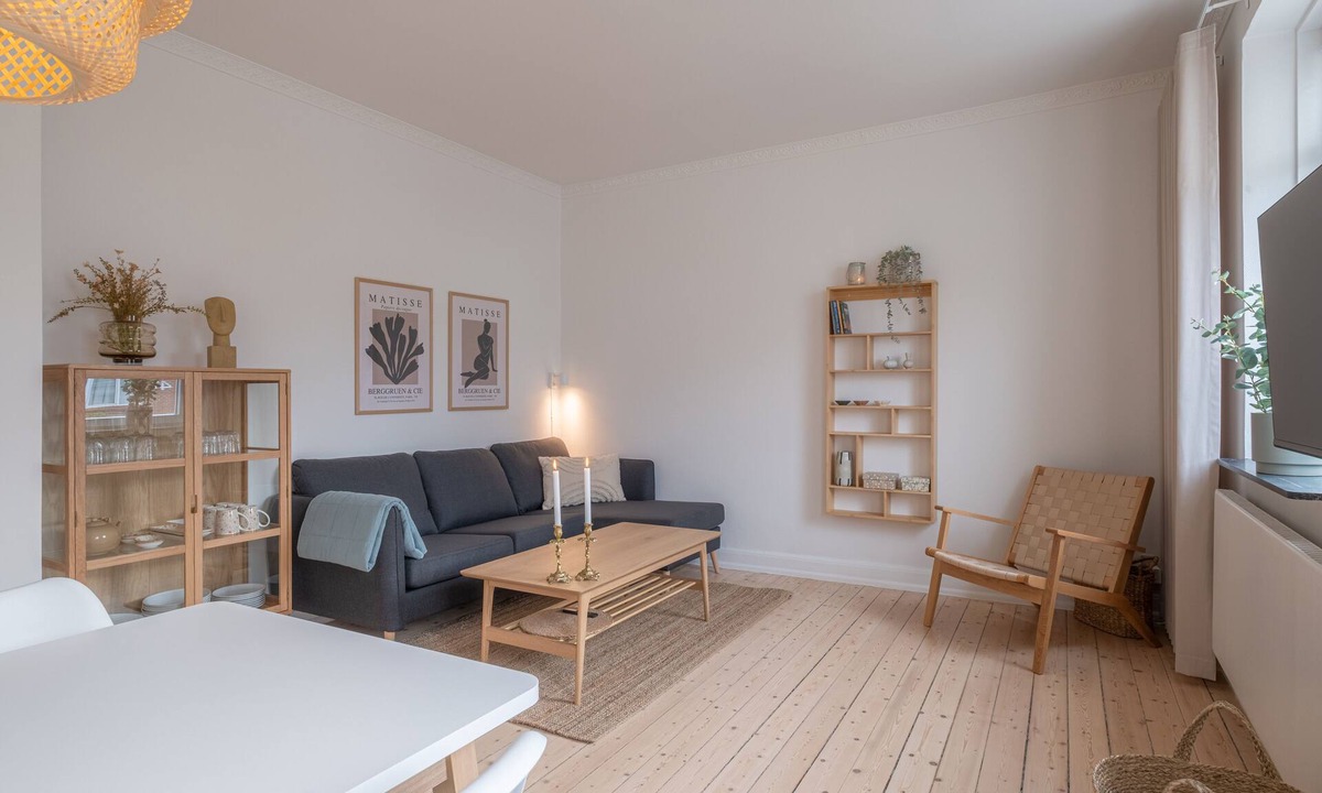 Aalborg Apartment | 1 Bed Apartment Sleeps 2 with Parking, WiFi, Tv
