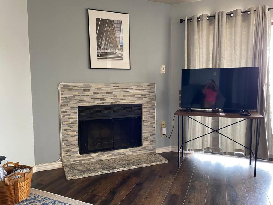 Garland Apartment | 1 Bed Condo Near LK Ray Hubbard