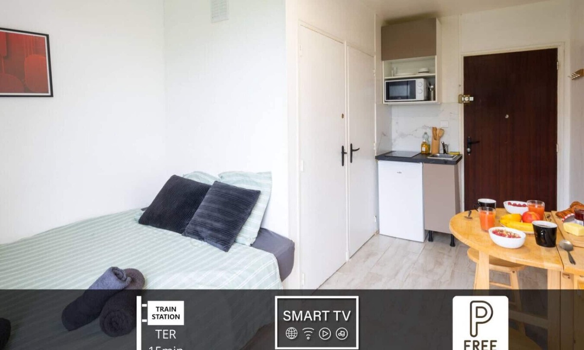 Evreux Apartment | 1-bed essentials