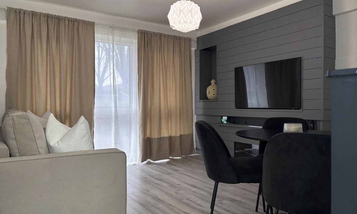 Canning Town North Apartment | 1 Bed Flat - Sleeps 2 - Parking - Wifi