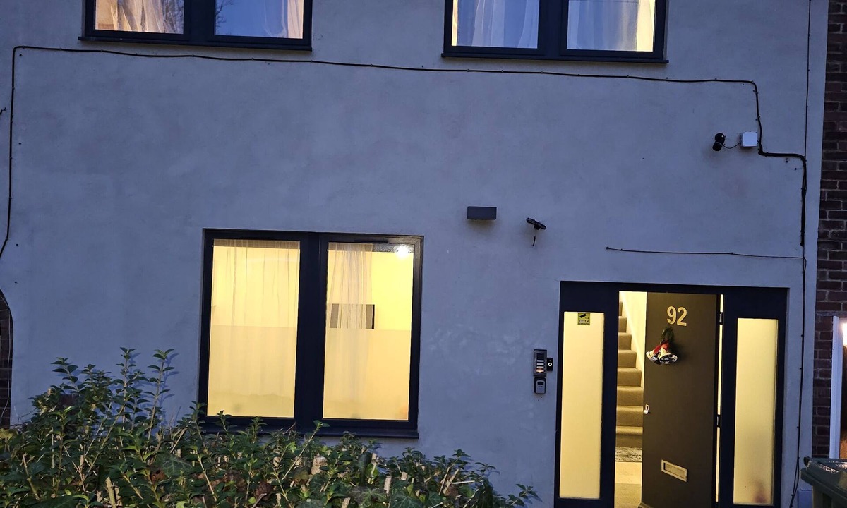 Kidbrooke with Hornfair Apartment | 1 Bed Flat - Sleeps 2 - Parking - Garden