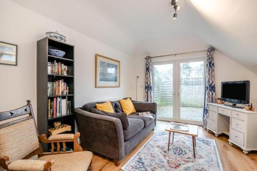 Hindhead House | 1 Bed in Hindhead oc-w34256