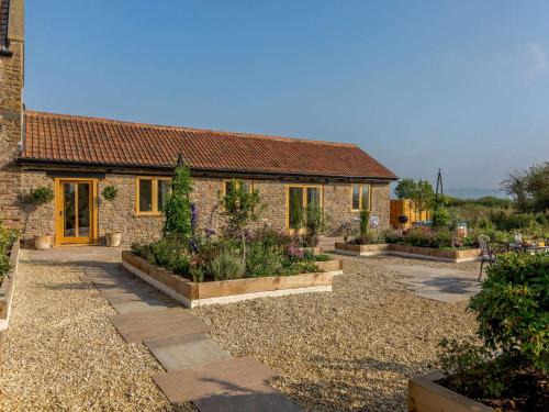 Churchill House | 1 Bed in Langford 85559