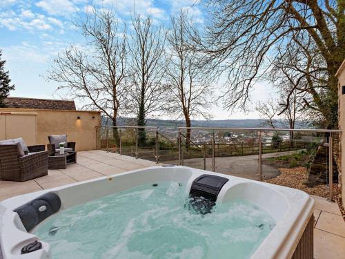 Ozleworth House | 1 Bed in Wotton-under-Edge 91936