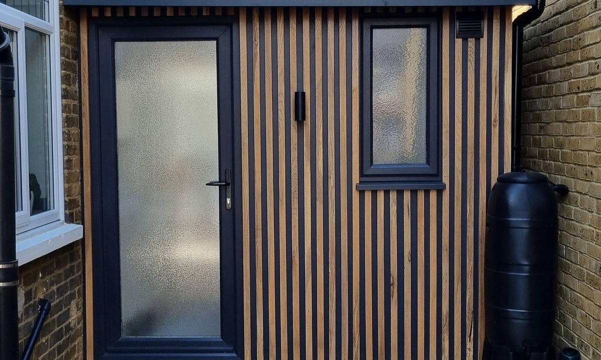 Bobbing Apartment | 1 bed self-contained annex, with off-road parking.