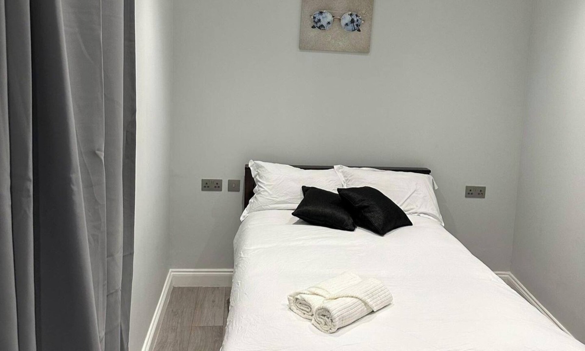 Acton Apartment | 1-Bed - Sleeps 2 - Acton Park & Stn Close