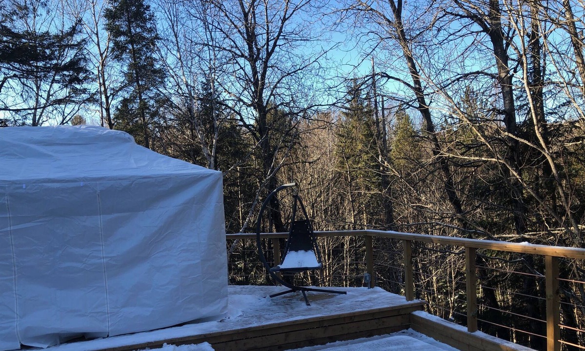 Saint-Alphonse-Rodriguez Ski Chalet | 1 BEDROOM WARM JACUZZI & COZY CHALET