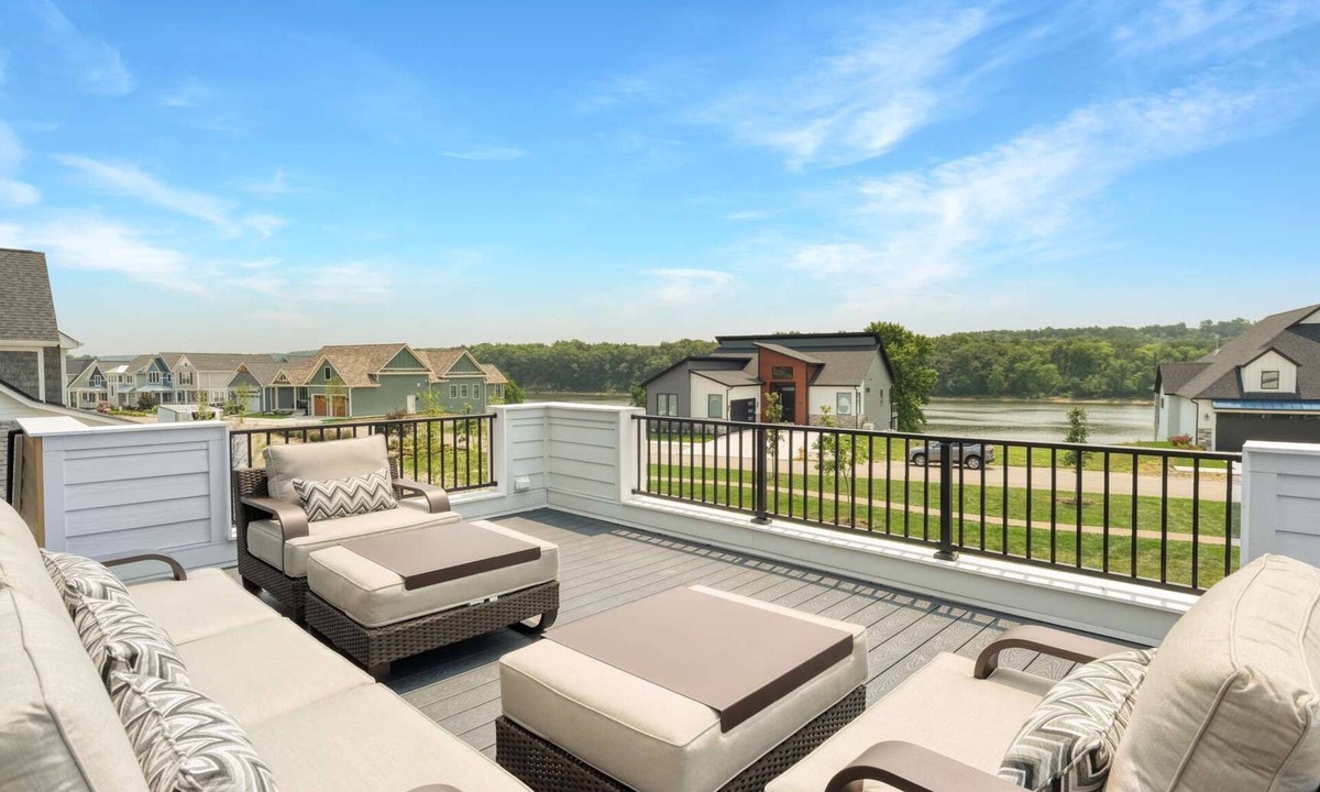 Ottawa House | 1 Bedroom, 1 Bath Rooftop retreat.