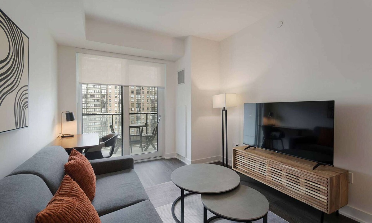 Downtown Mississauga Apartment | 1 Bedroom/1 Bathroom Suite