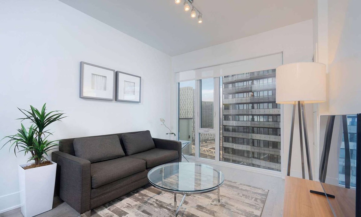 Wellington Place Apartment | 1 Bedroom/1 Bathroom Suite