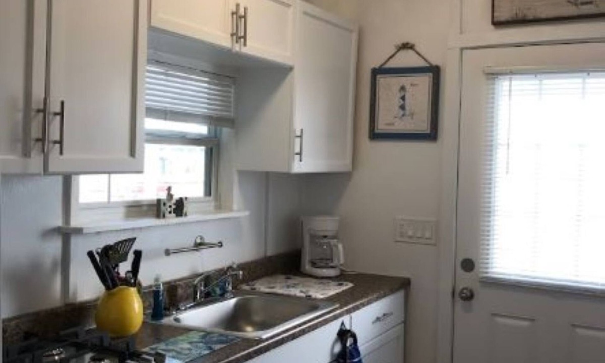 Oak Hill Cabin | 1 Bedroom - 2 Guests Maximum