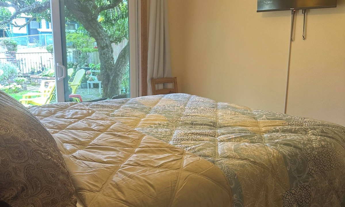 Des Moines House | 1-Bedroom-2PAX-“Helen’s Garden House”🏡Minutes from airport@Des Moines-Seattle WA