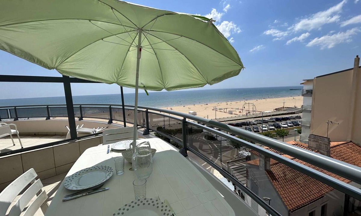 Saint-Jean-de-Monts Apartment | 1-bedroom apt with balcony, side sea view