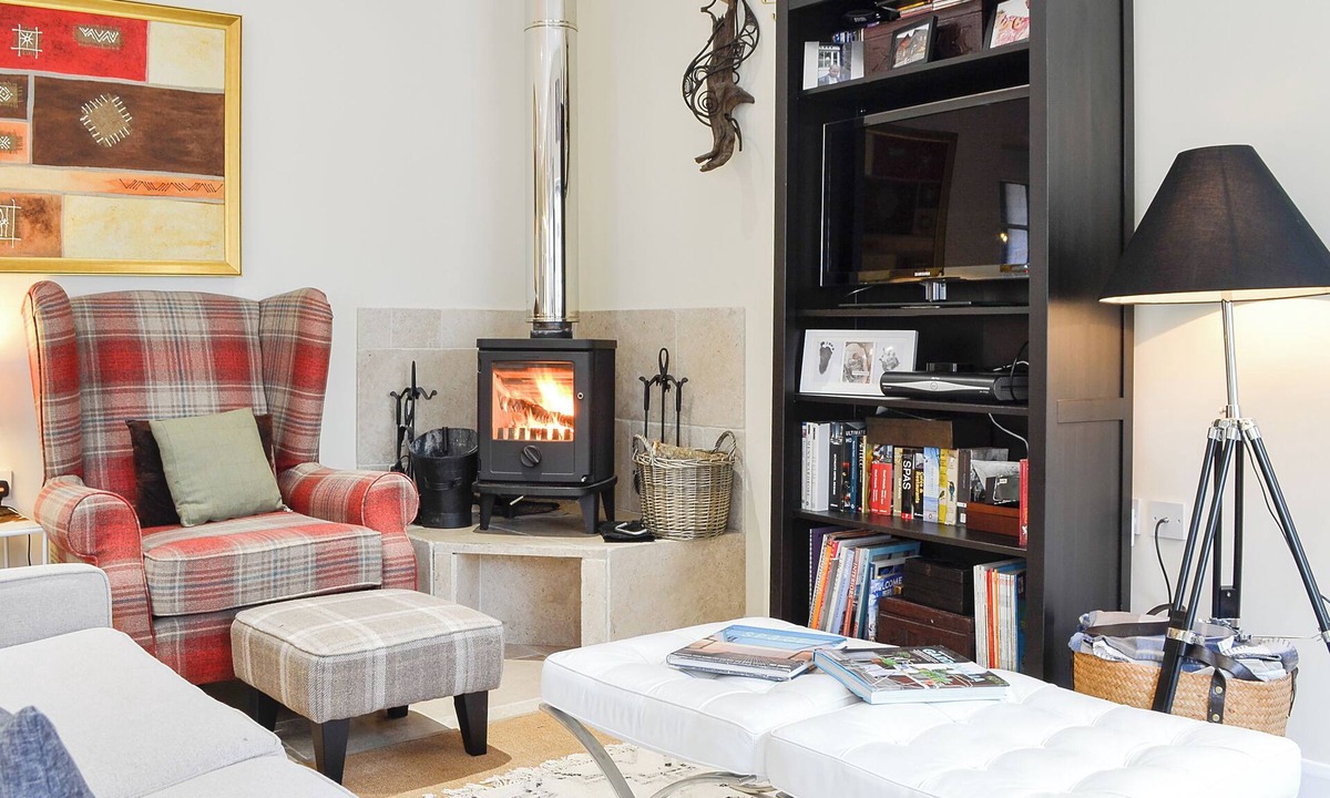 Murthly Cottage | 1 bedroom accommodation in Fairylea Cottage