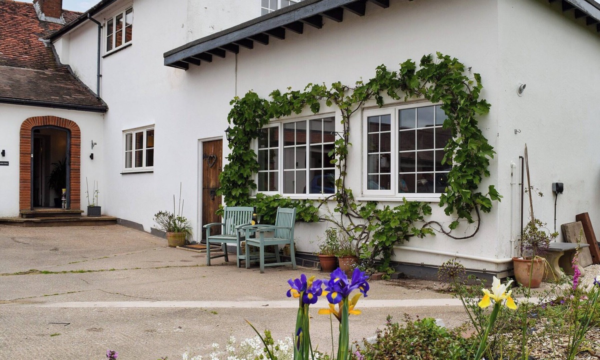 Lillington Cottage | 1 bedroom accommodation in Leamington Spa