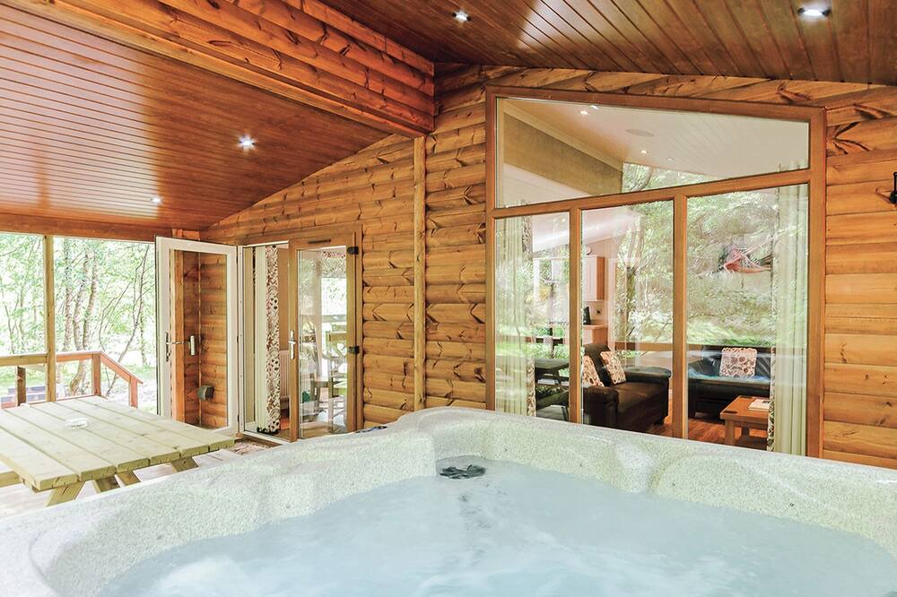 Freehay Ski Chalet | 1 bedroom accommodation in Freehay, Cheadle