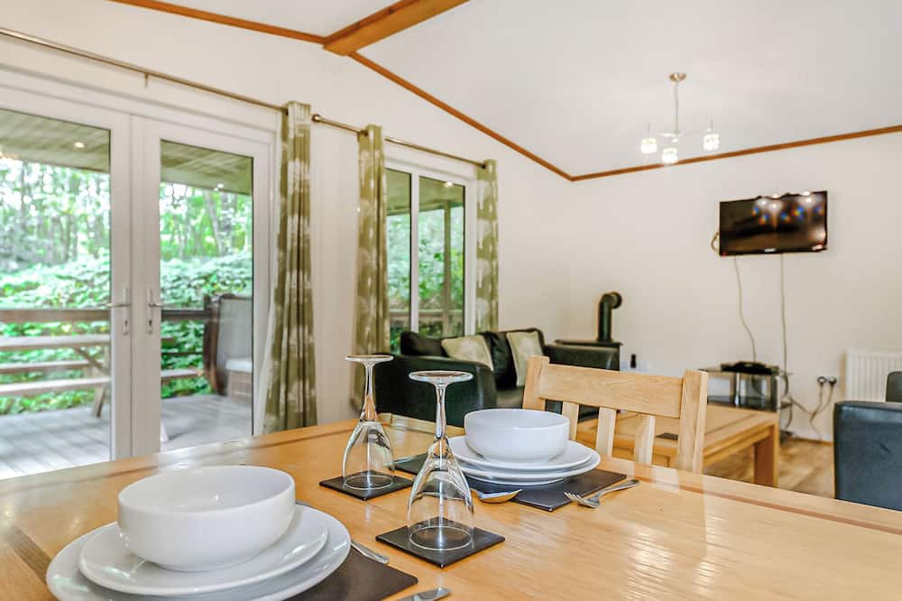 Freehay Ski Chalet | 1 bedroom accommodation in Freehay, Cheadle