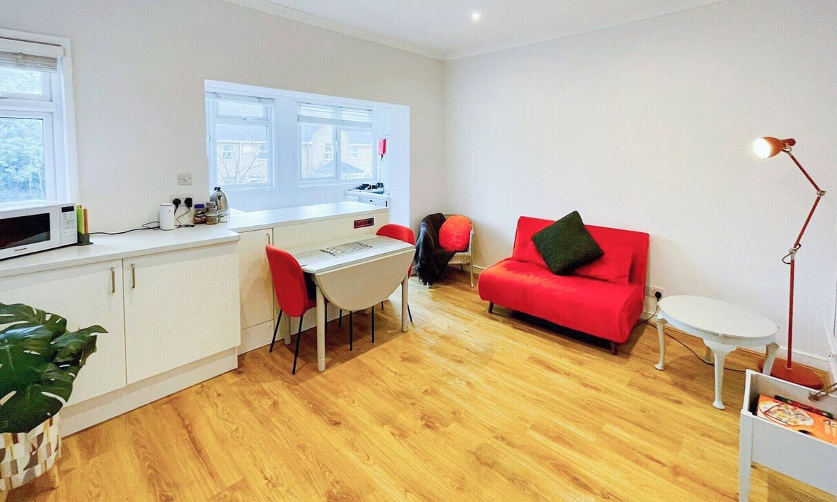 Leigh-on-Sea Cottage | 1 bedroom accommodation in Leigh-on-Sea