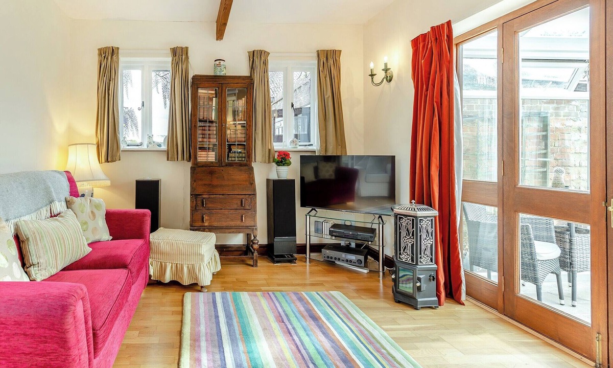 Willesborough Cottage | 1 bedroom accommodation in Aldington, Ashford