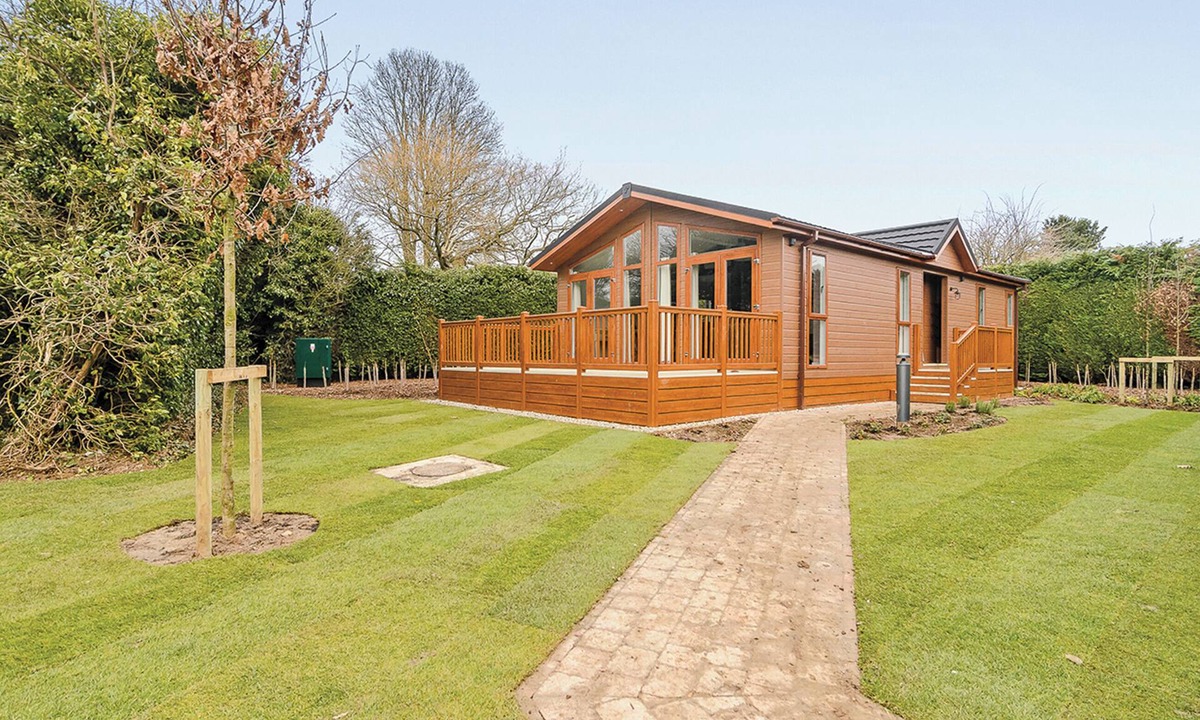 Stuppington Ski Chalet | 1 bedroom accommodation in Canterbury