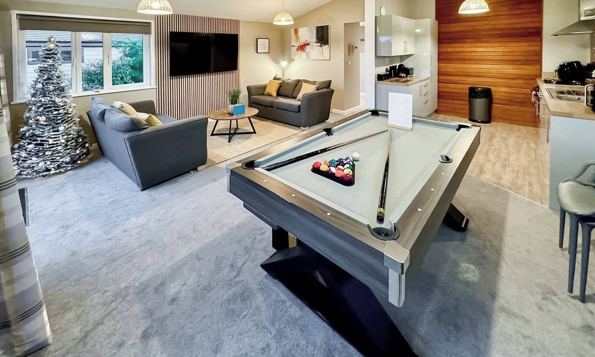 Raywell Ski Chalet | 1 bedroom accommodation in Raywell, Beverley