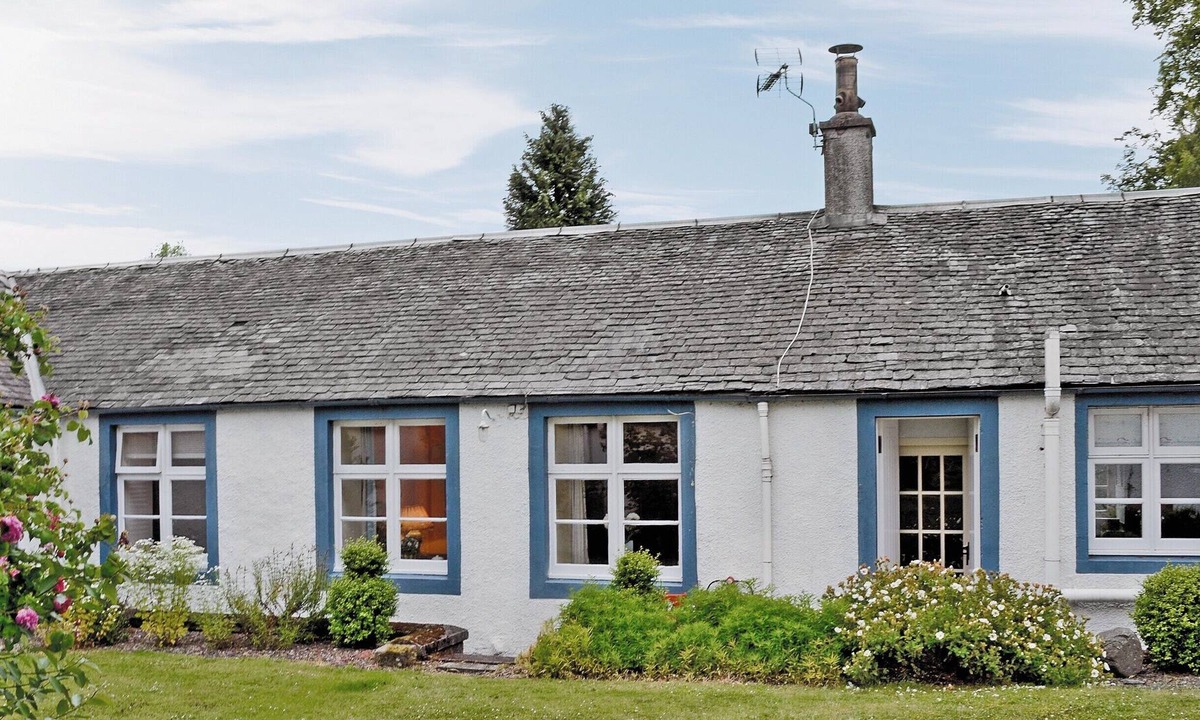 Perth Cottage | 1 bedroom accommodation in Forgandenny