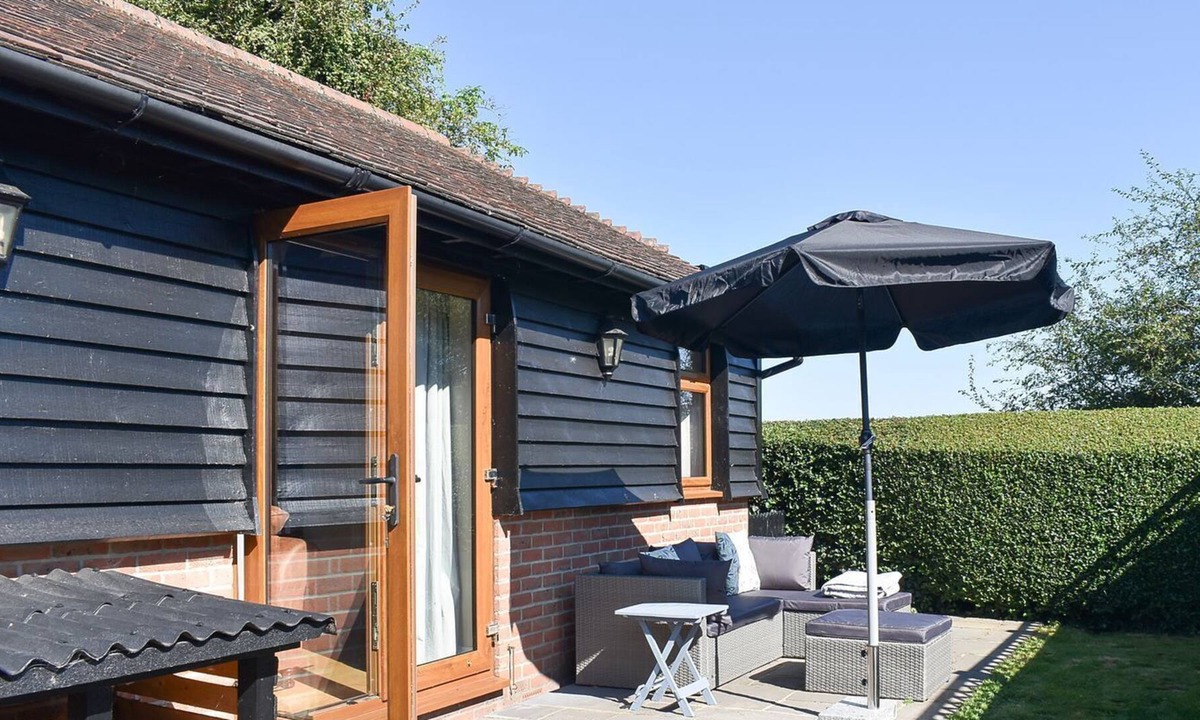 Dial Post Cottage | 1 bedroom accommodation in Dial Post